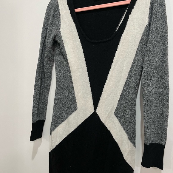 BCX - soft knit sweater - size small - Picture 4 of 8